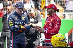 英雄联盟总决赛2025-索伯车队碾压迈凯伦，汉密尔顿高光表现