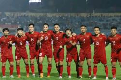 LOL赛事-国家队在锦标赛中夺得胜利