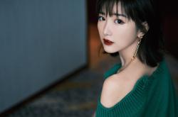 LOL赛事-球衣的背面，当迪巴拉的防守锁住时间的裂缝