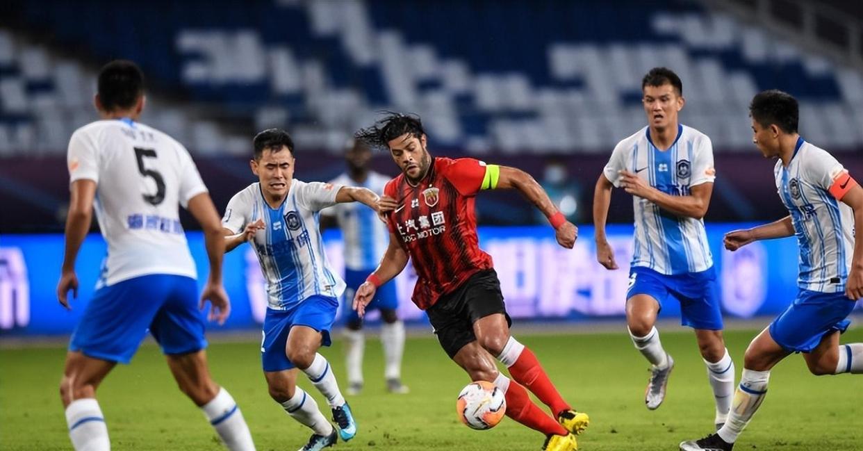 恒大主场连胜上港,扩大积分优势 恒大主场连胜上港,扩大积分优势