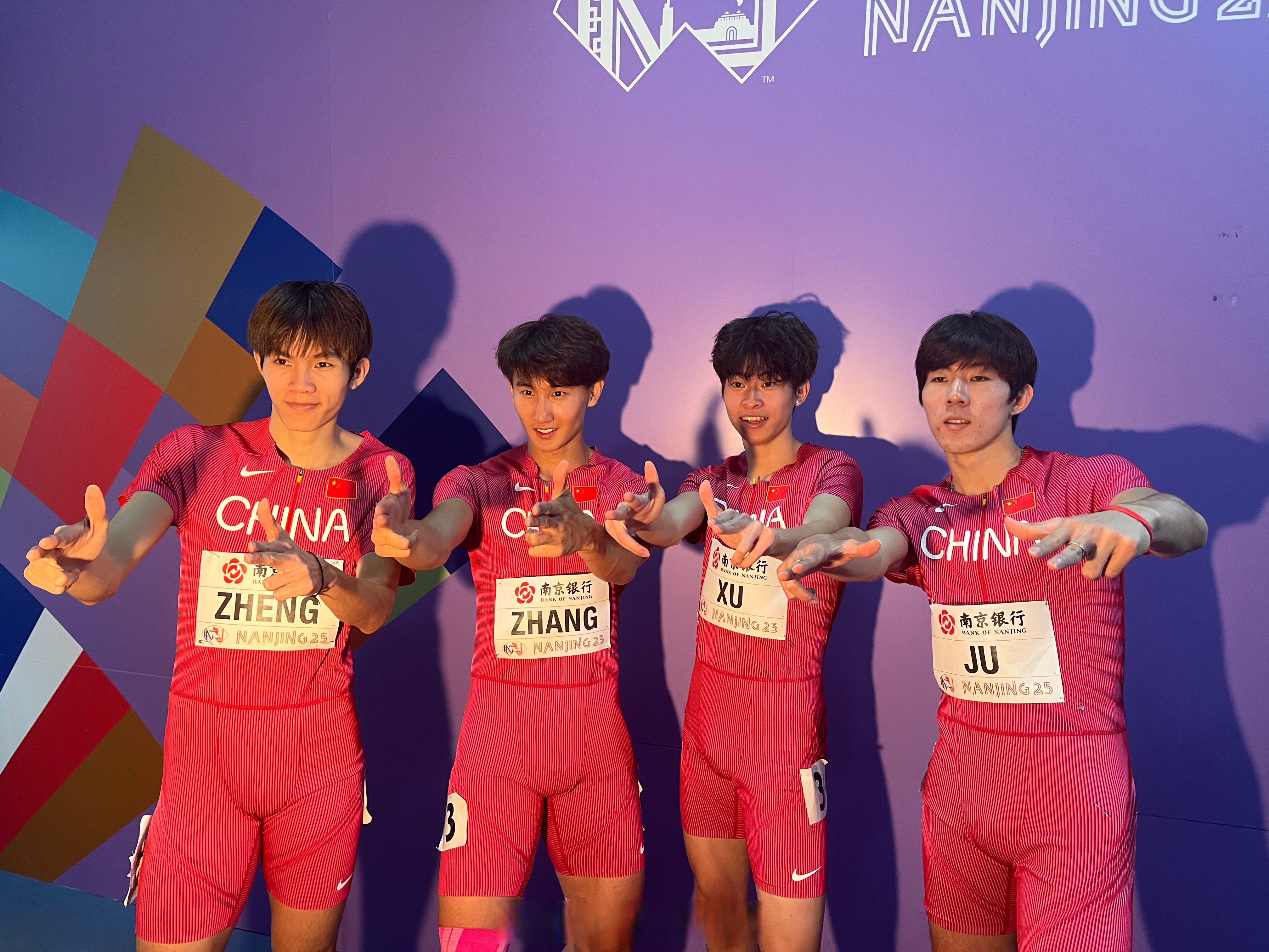 国家队在锦标赛中夺得胜利 国家队在锦标赛中夺得胜利