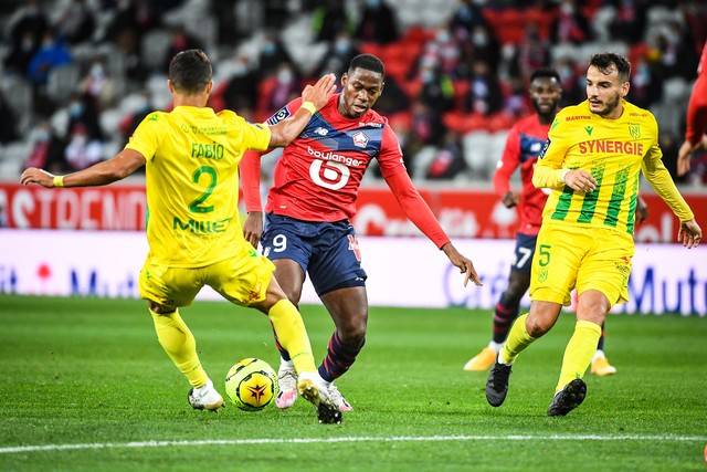 圣埃蒂安队员在法甲联赛中展现出色表现