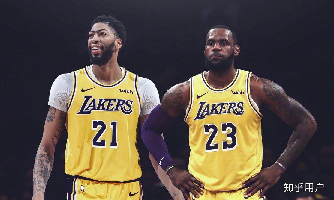 新疆队横扫湖人,塔图姆带队取胜 新疆队横扫湖人,塔图姆带队取胜