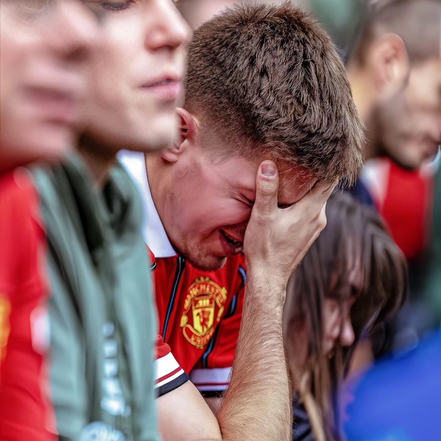 法国队在比赛中发挥失常，惊险逃脱失败