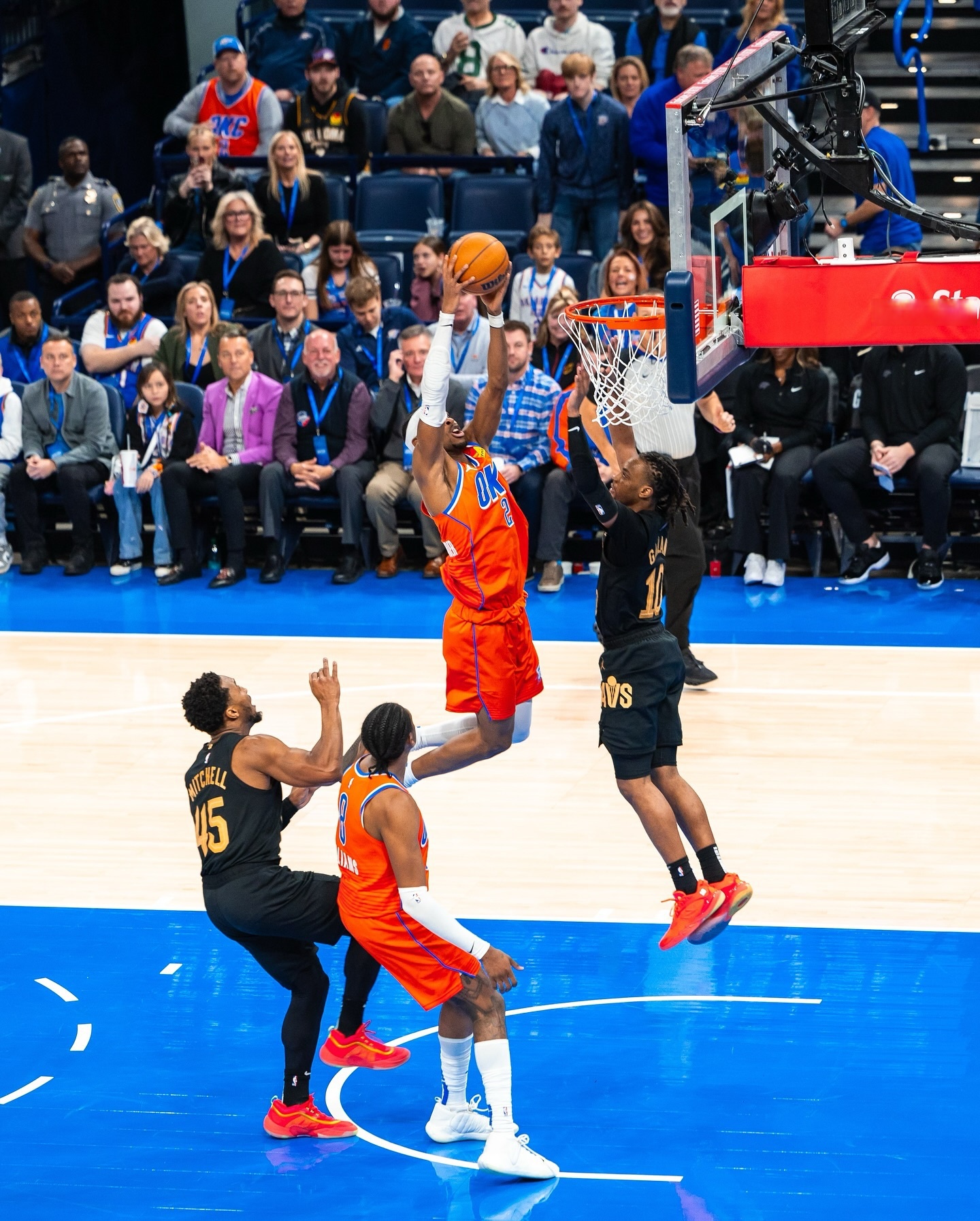 球队整体防守提升，成功将比赛控制在手中