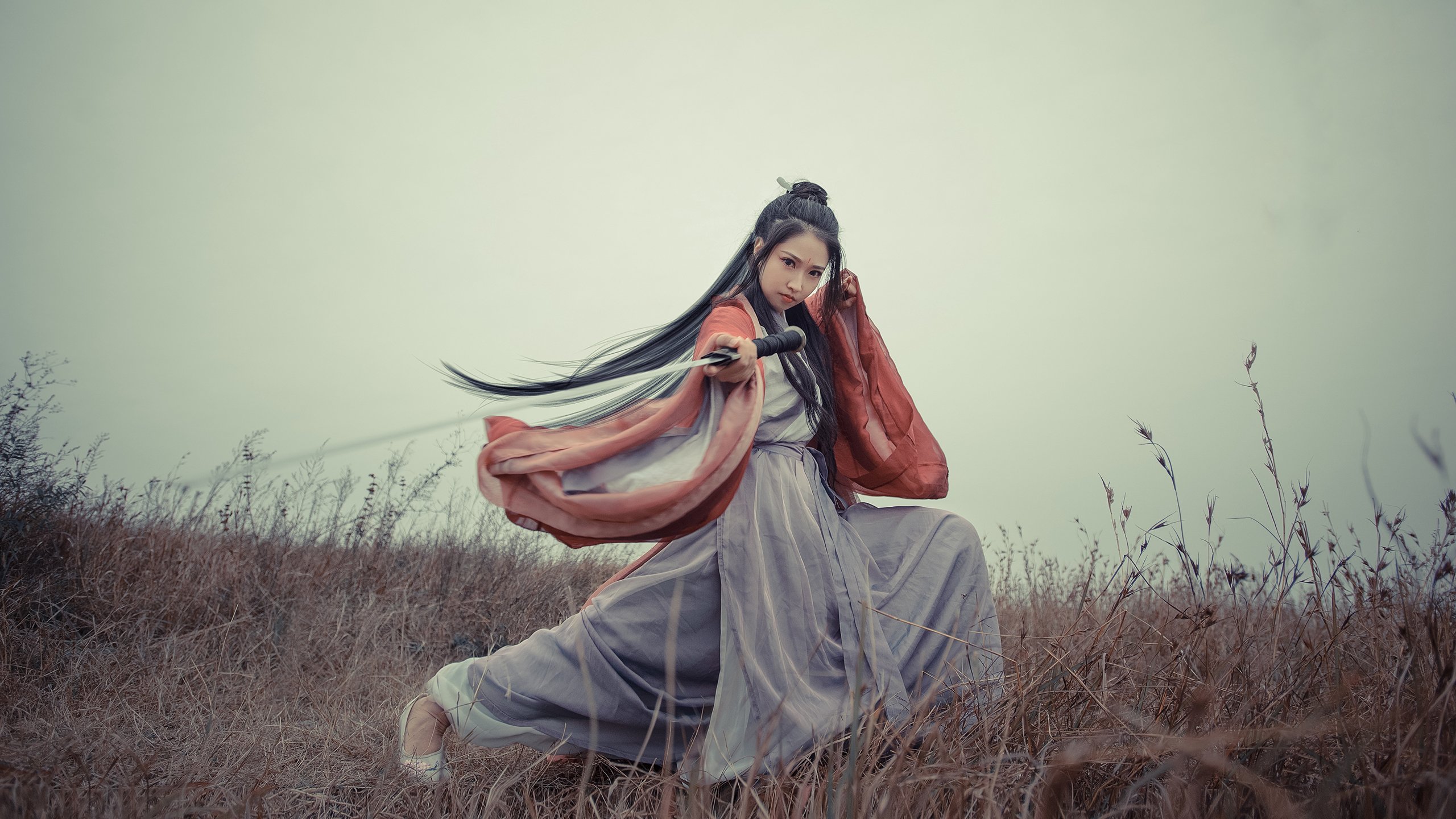 同一轮太阳下,德甲悬崖、南非狂喜与沙特的寂静午后