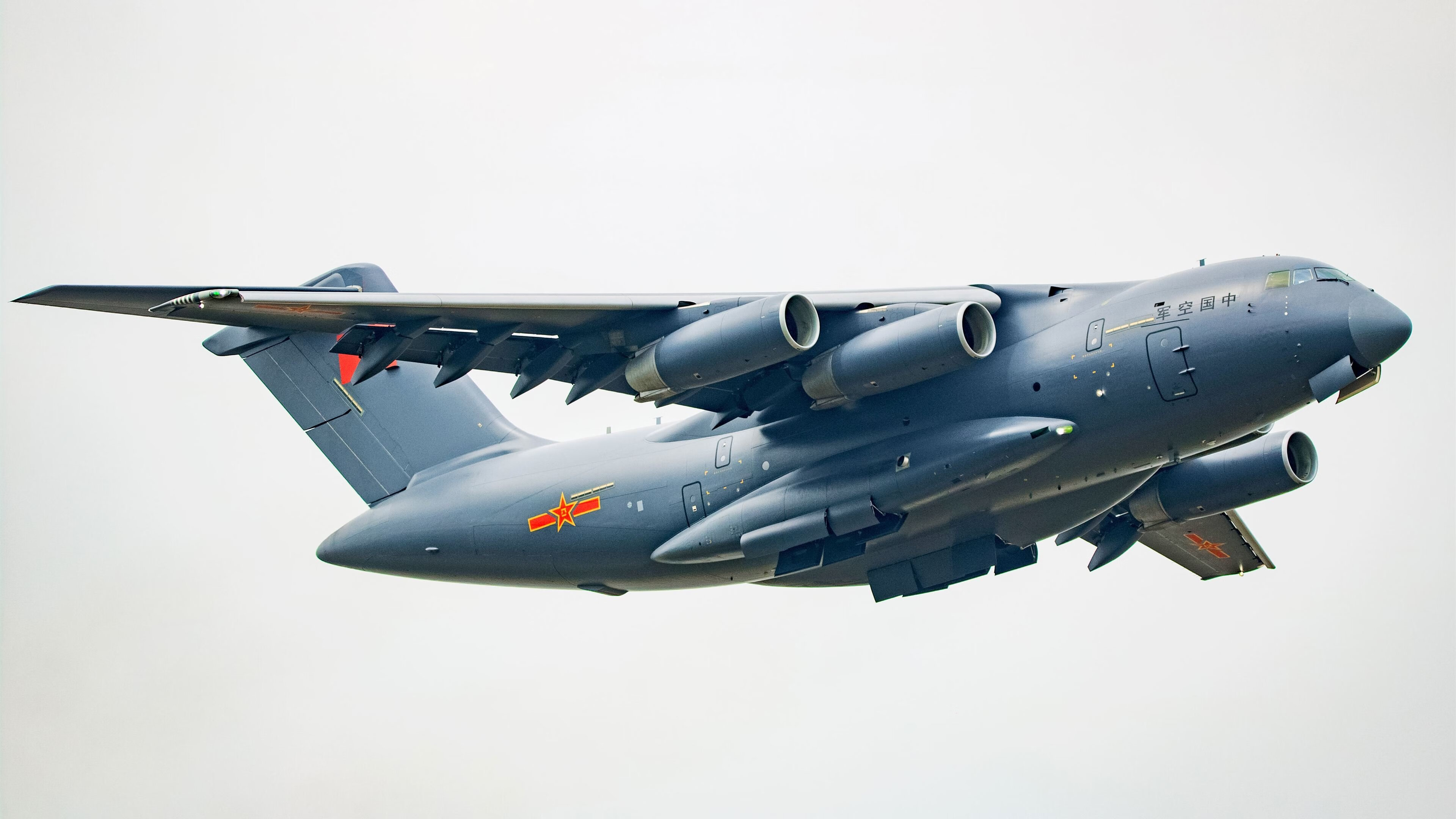 极速与对抗，当F1争冠尘埃落定，快船在硬地压制骑士